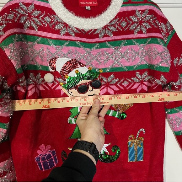 Blizzard Bay Womens Christmas Elf Sweater Snowflakes Red Silver Green Size Small - Picture 7 of 8